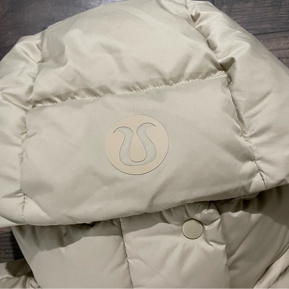 Lululemon Wunder Puff Cropped Vest Size 4 - Picture 2 of 4